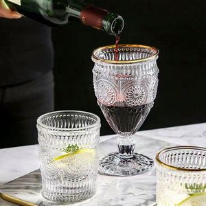 Ensemble décoratif de verres à vin sans plomb, style européen, avec bordure dorée isolée, pour jus et eau - Product Image 4