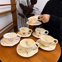Chaozhou usine peinte à la main petite tasse à café en céramique florale et feuille verte et soucoupe plateau de nouveauté ensemble de tasses à thé de l'après-midi