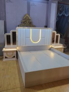 Newest Oil Painted Wholesale Factory Best Selling Modern Luxury 7 Pieces Bedroom Furniture Bedroom Set - Product Image 4