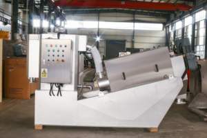 Équipement mécanique de déshydratation des boues à économie d'énergie pour le nettoyage et la digestion des réservoirs de clarification dans les stations d'épuration des eaux usées de tannerie - Product Image 4