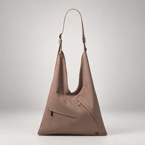 Bolso de Hombro KEIRYO Luz Triangle de Nailon Ligero y Ultraligero 41x51.5cm para Mujer, Disponible en Taiwán - Product Image 2