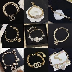 2026 Hochwertiges Designer-Luxusarmband mit Diamantenbesatz, modisches Party-Armband mit Buchstabenanhänger - Product Image 1
