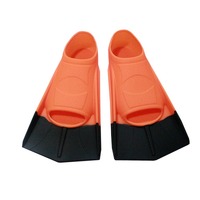 Sinodiving pas cher prix nouvelle conception palmes d'entraînement palmes courtes en Silicone pour la natation Silicone souple grande taille adulte Surf
