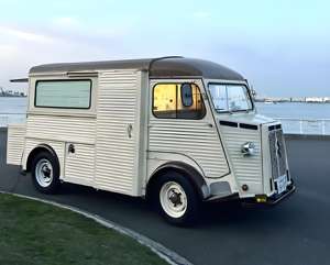 Remorque isolée fermée avec porte <span class=keywords><strong>d</strong></span>'accès latérale et aérations <span class=keywords><strong>pour</strong></span> la conversion en café mobile ou stand de restauration - Product Image 2