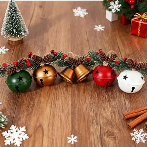 Clochettes de Noël rouges en métal, décorations de style campagnard pour sapin de Noël et couronne, avec décorations en pin - Product Image 4