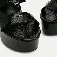 Sandales à plateforme noires tendance pour femme, style croco, talon bloc épais, motif serpent gaufré, bride en T, boucle de cheville, pour soirée, vente en gros