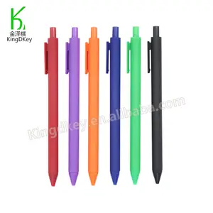 Низкая цена рекламные пользовательские переработанные пластиковые ручки с логотипом Рекламные шариковые ручки