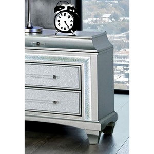 Comodino Stile Glamour con Maniglie in Acrilico, Luce LED e Finiture in Finto Cristallo, Arredamento Camera da Letto Grigio - Product Image 4