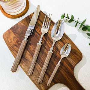 Juego de cuchillo, tenedor y cuchara de acero inoxidable con mango de cuerda, vajilla occidental para uso en la cena - Product Image 1