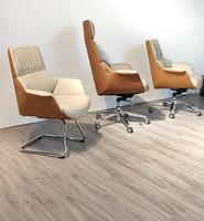 Chaise de bureau de direction de luxe moderne en cuir véritable, ergonomique, confortable, extensible, pour longues sessions, avec base chromée