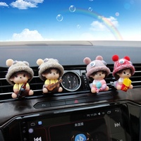Décoration de voiture Poupée Ornement de poupée Couple mignon Ornement d'évent de voiture Mini Cartoon Cake Milk Girls Car Scent
