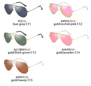 <span class=keywords><strong>Occhiali</strong></span> da <span class=keywords><strong>Sole</strong></span> di Lusso Personalizzati 2024, Polarizzati per <span class=keywords><strong>Uomo</strong></span> e Donna, Nuova Vendita Calda, <span class=keywords><strong>Occhiali</strong></span> da <span class=keywords><strong>Sole</strong></span> Classici con Montatura Blu e Oro - Product Image 2