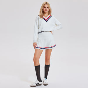 レディース2ピースセットVネックスウェットシャツハイウエストプリーツテニススカートセットカジュアルスウェットスーツスポーティ衣装 - Product Image 1