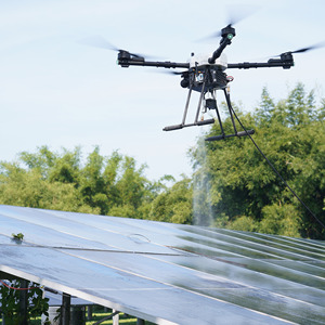 Drone de nettoyage de bâtiments JIUSI D15R, solution intelligente de niveau expert pour le nettoyage des panneaux solaires et des façades - Product Image 1