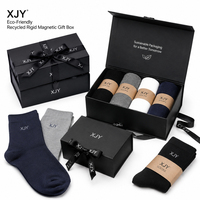 Boîte cadeau magnétique rigide écologique recyclée XJY avec ruban pour l'emballage des chaussettes