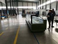 Nouvelle vitrine réfrigérée électrique compacte en verre pour la présentation de glaces en supermarché, design moderne