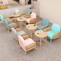 Ensemble de mobilier commercial multifonctionnel de style nordique moderne pour restaurant, café, bar à thé, réception et négociation, avec combinaison table et chaise