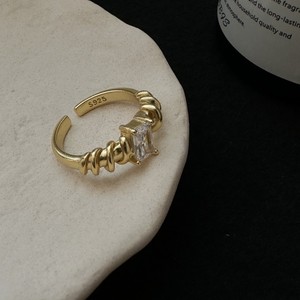 แหวนหรูหราสำหรับฤดูใบไม้ร่วงและฤดูหนาว ทำจากเงินแท้ S925 ลายบิดเกลียวแบบฝรั่งเศสย้อนยุค ดีไซน์เรียบง่ายทรงสี่เหลี่ยม ประดับด้วยเพชรซิркоเนียแบบเปิด - Product Image 5