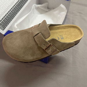 Birkenstocks Pantoufles d'été en cuir personnalisées de luxe Sabots allemands de haute qualité avec semelle extérieure en Tpu Semelle en liège Glissades pour hommes et femmes - Product Image 6