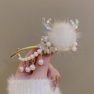 Épingle à <span class=keywords><strong>cheveux</strong></span> à tête pelucheuse Ornement de tête coréenne <span class=keywords><strong>Pince</strong></span> à bec de canard <span class=keywords><strong>Pince</strong></span> à <span class=keywords><strong>cheveux</strong></span> de <span class=keywords><strong>neige</strong></span> perlée - Product Image 2