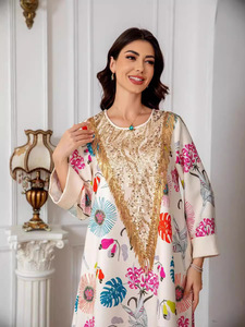 महिलाओं के लिए <span class=keywords><strong>2026</strong></span> नई लुभावनी त्वचा के अनुकूल मामूली पुष्प कढ़ाई वाली मुस्लिम मैक्सी अबाया पोशाक - Product Image 4