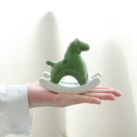 Cheval à bascule en céramique fait main en gros, collection d'animaux, figurine, décoration de bureau à domicile pour anniversaire