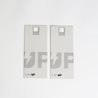 Étiquettes recyclées gaufrées, imperméables, personnalisées, avec impression sur carton pour vêtements, logo et nom de marque sur mesure