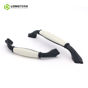 Classique <span class=keywords><strong>Porcelaine</strong></span> Chrome Meubles Poignées Tiroir Décoratif <span class=keywords><strong>En</strong></span> Céramique Armoire <span class=keywords><strong>De</strong></span> Cuisine <span class=keywords><strong>Poignée</strong></span> <span class=keywords><strong>De</strong></span> <span class=keywords><strong>Porte</strong></span> - Product Image 2