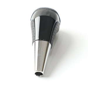 Pomo de palanca de cambios para Toyota Highlander, cuero perforado, negro brillante, diseño ergonómico - Product Image 4