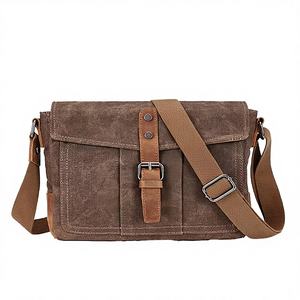 Petit sac messager vintage en cuir imperméable pour homme, sac à bandoulière durable pour le travail et les voyages avec décoration boutonnée, printemps-été - Product Image 2