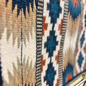 Tapis de selle en laine tissé à la main coloré pour le défilé de rodéo de concours hippique couverture d'équitation occidentale personnalisée OEM équipement équestre Durable - Product Image 3