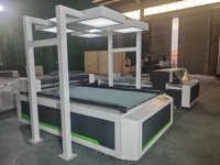 Machine de gravure laser CO2 CNC avec caméra CCD, machine de découpe laser CO2 4*8 pieds pour le bois