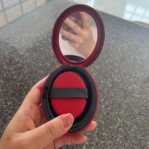 La nouvelle crème BB <span class=keywords><strong>rouge</strong></span> la plus vendue et à <span class=keywords><strong>prix</strong></span> abordable est une lotion de fond de teint éclaircissante et sculptante. - Product Image 2