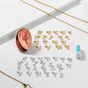 Orecchino a perno placcato oro con lettera iniziale per <span class=keywords><strong>piercing</strong></span> al trago, cartilagine, elice - <span class=keywords><strong>Piercing</strong></span> alla moda per uomo e donna - Product Image 4