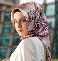 Écharpe ethnique personnalisée en polyester hijab pour dames de grande taille variété de rayures vérifier la géométrie des motifs de feuilles/points pour de nombreuses occasions