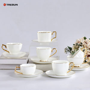 Juego de taza de té y platillo de porcelana con borde dorado Premium para una hora de té elegante y ocasiones especiales - Product Image 6