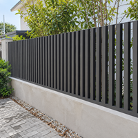 Clôture en aluminium à lames verticales sur mesure pour l'extérieur, clôture en aluminium pour la protection de la vie privée, décoration de la cour de villa