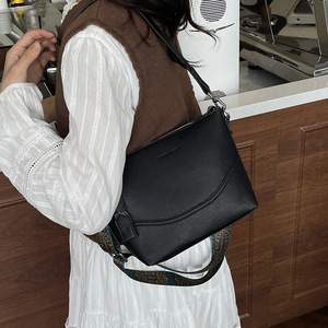 Sac bandoulière pour femme, nouveau style automne/hiver 2025, grande capacité, rembourré en coton, simple, élégant, sac fourre-tout polyvalent - Product Image 5