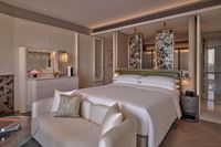 Canapé moderne deux/trois places en cuir PU écologique sur mesure pour projets hôteliers et de resorts 5 étoiles IHG Regent Shanghai Bund Appartement Villa
