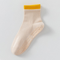 OEM Custom Made Gym Trainer Chaussettes de sport en coton avec poignets côtelés antidérapants Grip collant sans couture Yoga Compression Chaussettes Pilates tricotées