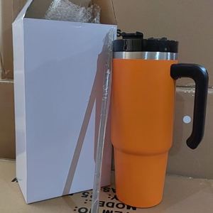 Gobelet de voyage isotherme en acier inoxydable 30 oz à surface mate avec poignée et paille - Product Image 1