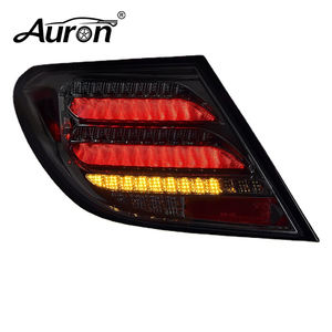 Système d'éclairage de feux arrière neufs à lentille transparente automatique pour Classe C W204 C180 C200 C260 C63 2007-2014 Plug & Play - Product Image 1