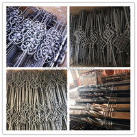 Portes de porte en fer forgé d'occasion/balustrades d'escalier intérieures en fer forgé/conception de grille de fenêtre en fer forgé