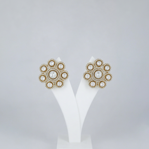 Boucles d'oreilles clous de luxe pour femme, en argent 925 plaqué or, motif fleur rond en cristal Kundan, collection classique festive premium - Product Image 1