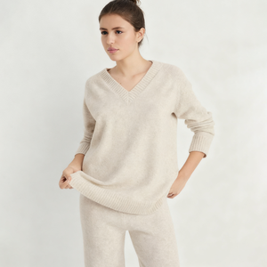 Vêtements de détente avec logo personnalisé, <span class=keywords><strong>ensemble</strong></span> deux pièces col en V, vêtements pour femmes, ensembles de vêtements de détente tricotés en laine mérinos et cachemire pour femmes - Product Image 2