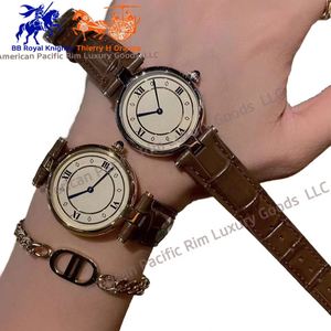 Reloj de cuarzo con esfera redonda para mujer, con números romanos y correa de cuero con estampado de cocodrilo negro - Product Image 3