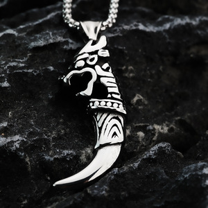 Yunnique – collier avec pendentif tête de loup en acier inoxydable pour hommes, design animal géométrique, bijoux cadeau - Product Image 3