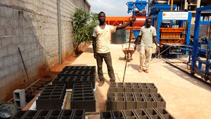 Machine de fabrication de briques de sable de ciment QT4-15 entièrement automatique, bloc de pression hydraulique, 21mpa 5.8T - Product Image 3