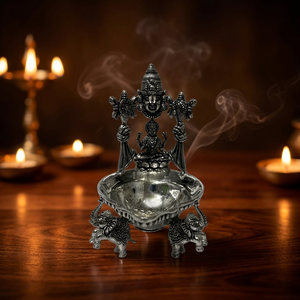 Idole de temple artisanale Lakshmi Deepa, finition antique, en argent pur, pour culte spirituel, décoration religieuse et d'intérieur, monuments en argent pur - Product Image 3