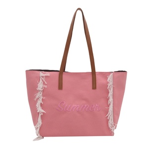 Nouveau sac fourre-tout grande capacité pour l'été, sac à main de voyage et de plage tendance avec broderie de lettres pour femme - Product Image 5